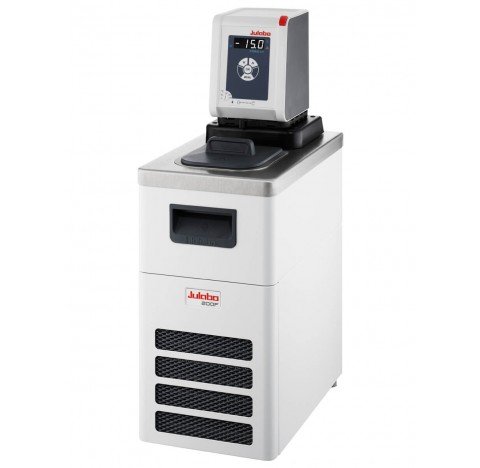 Cryostat a circulation / Bain thermostate ferme avec pompe CORIO CP-200F Temp: -20 a +200 degre Cels