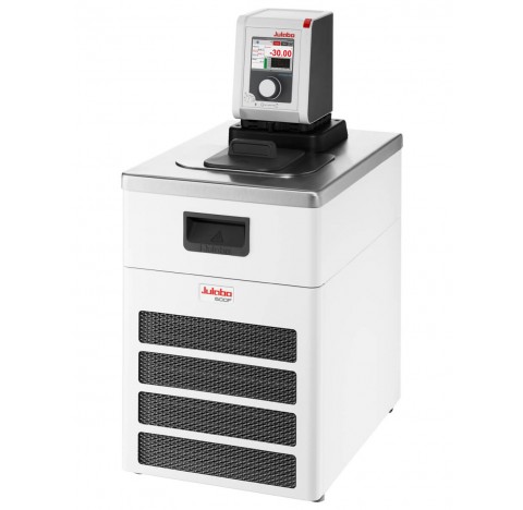 Cryostat a circulation / Bain thermostate ferme avec pompeDYNEO DD-600F Temp: -35 a +200 degre Celsi