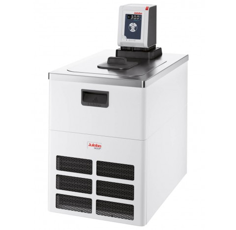 Cryostat a circulation / Bain thermostate ferme avec pompe CORIO CD-900F Temp: -35 a +200 degre Cels