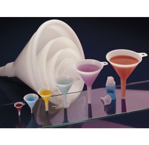 Entonnoir diametre 60 mm en polyethtylene diametre d'evacuation 8 mm