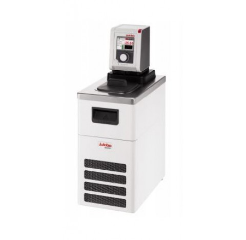 DYNEO DD-300F Cryostat à circulation<br>Les thermostats à immersion DYNEO DD offrent une grande flex