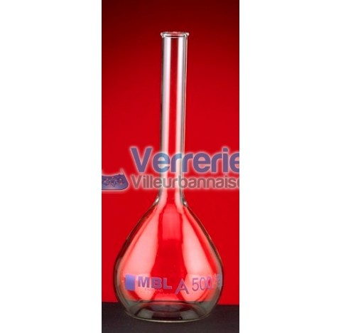Fiole jaugee 200 ml classe A avec certificat serigraphiee bleue Dim. : Haut.210 diam int du col 15 m