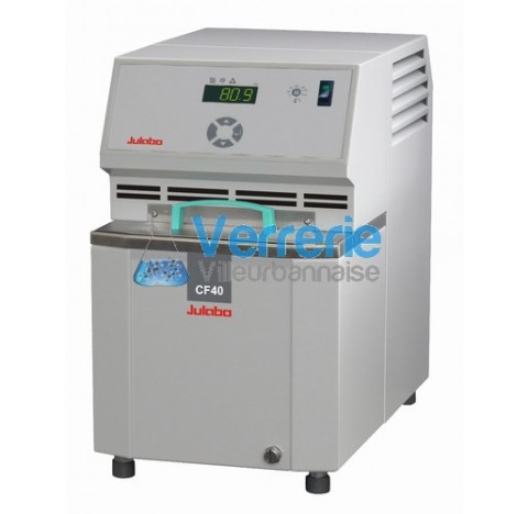 Cryostat compact / Bain thermostate ferme avec pompe CF40 Temp: -30 a +200 degre Celsius Vol: 3,5 Li