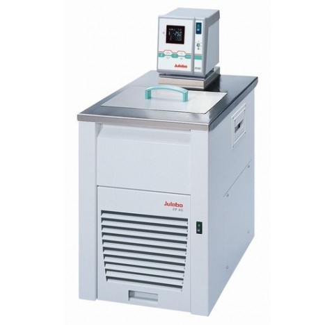 Cryostat a circulation / Bain thermostate ferme avec pompe FP40-ME Temp: -40 a +200 degre Celsius Vo