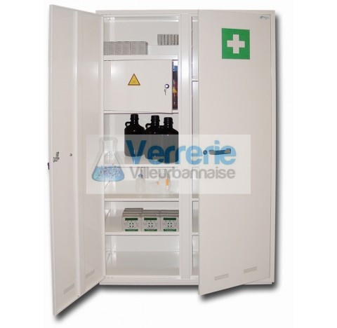 Armoire a pharmacie haute a une porte ferme a clef dimensions exterieures a 1825X560X500mm, dimensin