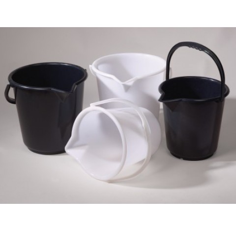 Bucket HDPE, white, w/ spout and scale, 17 l