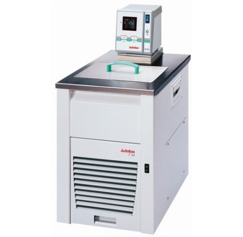 Cryostat a circulation / Bain thermostate ferme avec pompe F33-ME Temp: -30 a +200 degre Celsius Vol