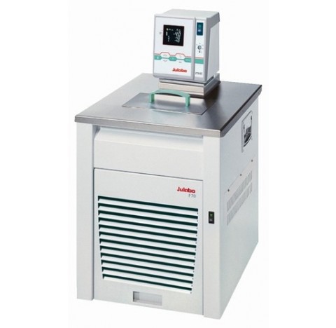 Ultra Cryostat / bain thermostate ferme avec pompe Temp :-70 a +100 degre Celsius Vol: 4,5 Litres Ap