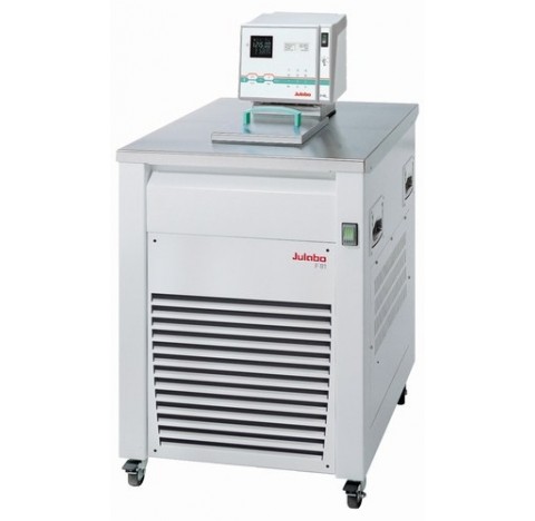 Ultra cryostat / bain thermostate ferme avec pompe Temp : -81 a +100 degre Celsius Vol: 6,5 Litres P